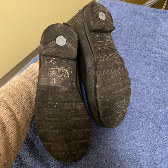 Hunter Boots - Women’s Classic Chelsea Hunter Boots in Black - Picture 8 of 9